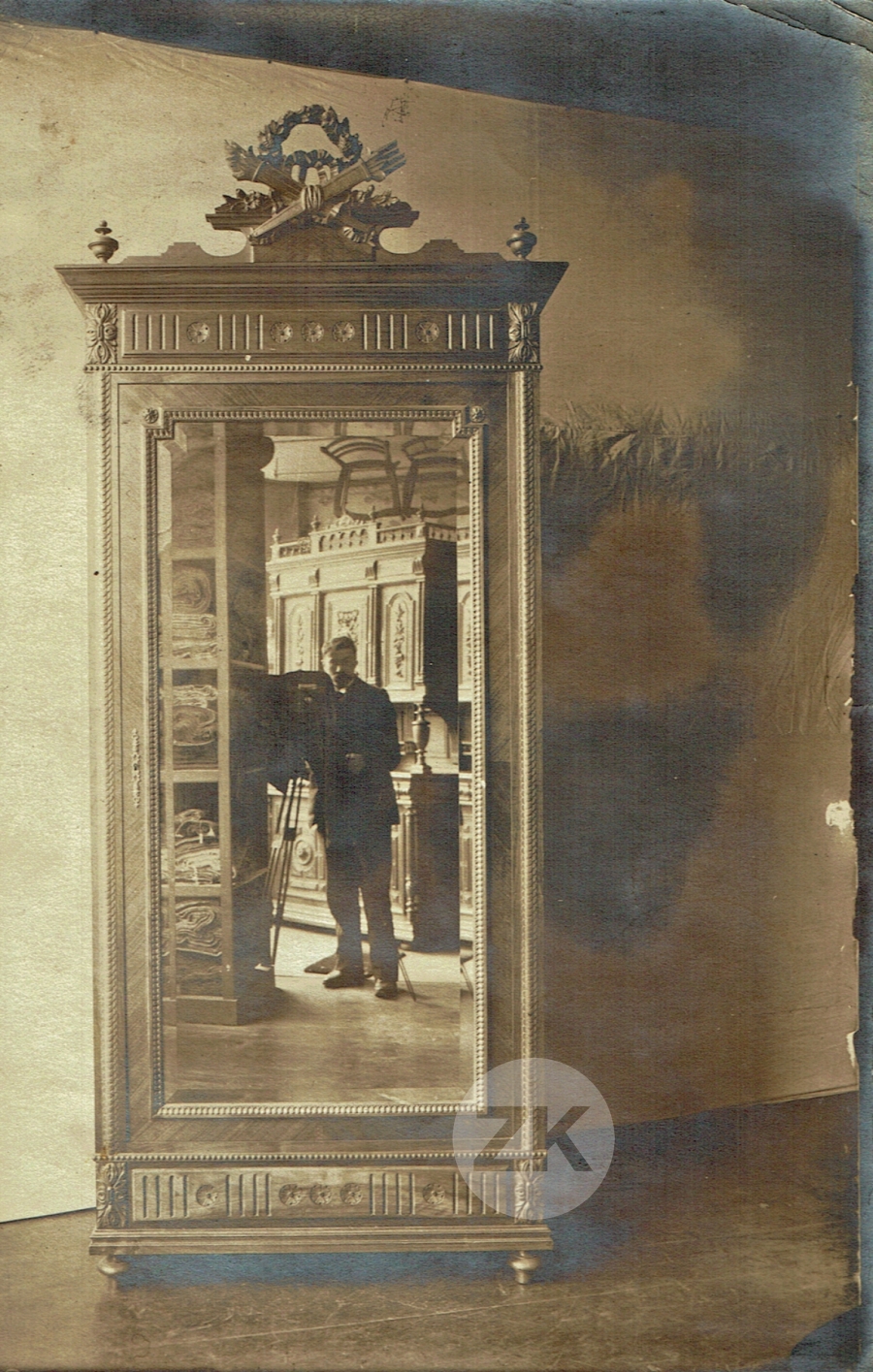 REFLET DU PHOTOGRAPHE PHOTOGRAPHIÉ ... - circa 1900